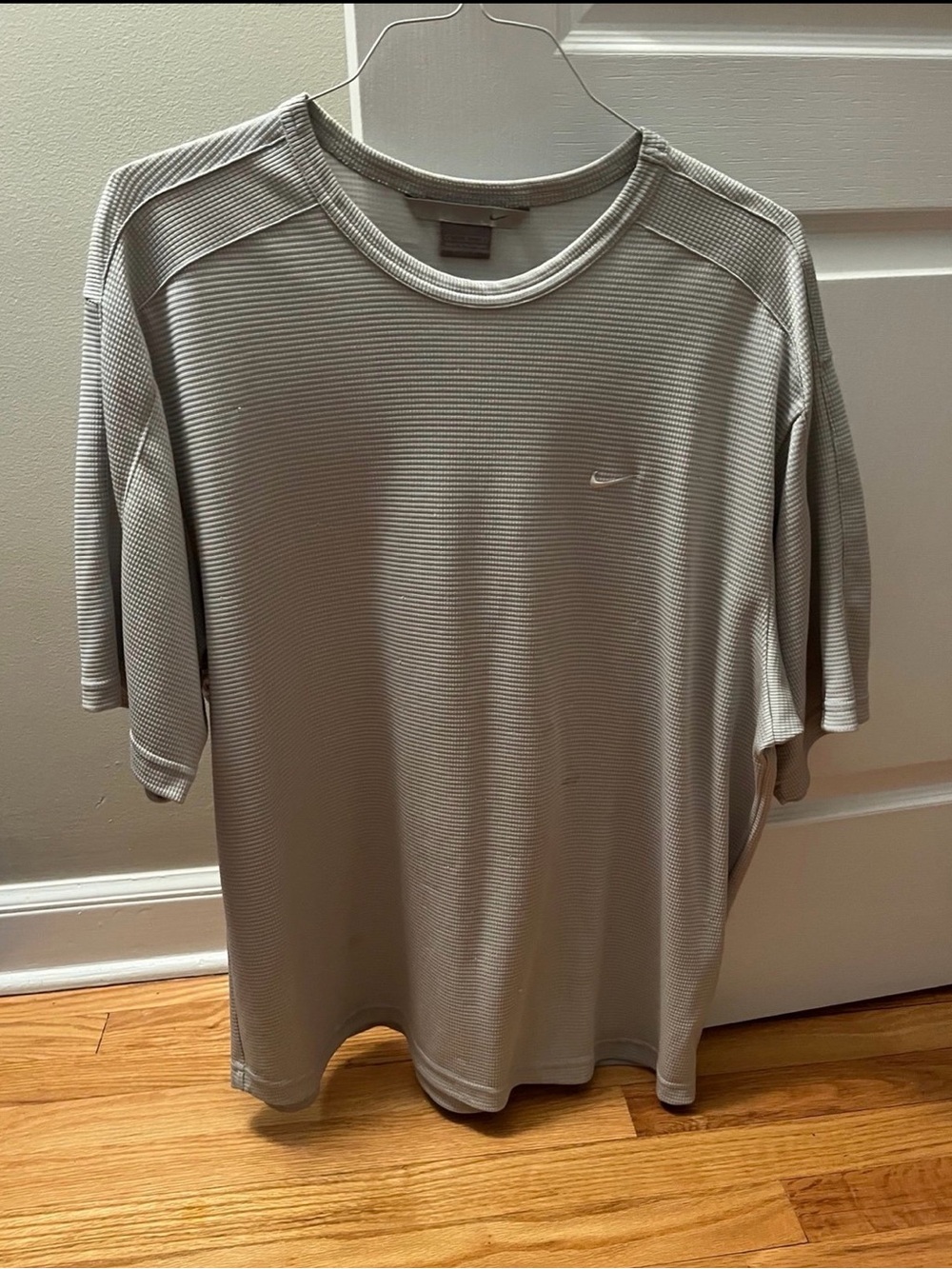 Men’s Vintage Nike Shirt Size Large
